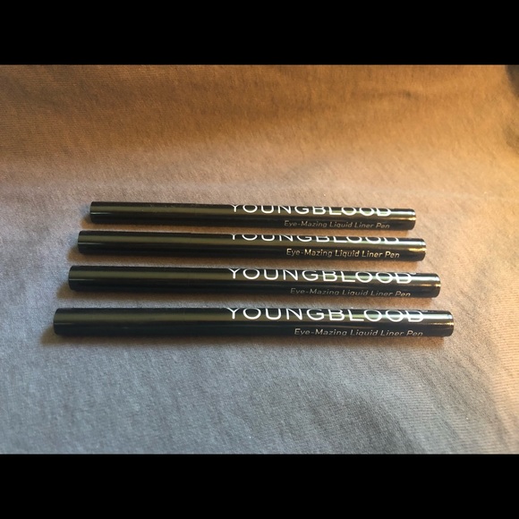 YOUNGBLOOD Eye-Mazing Liquid Liner: Azul - Picture 2 of 3